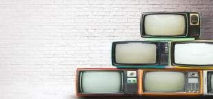 How Many Watts Does a TV Use? Professional Answer & Tips