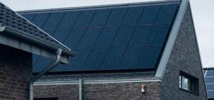 Do Solar Panels Damage Roof? Learn the Pros and Cons