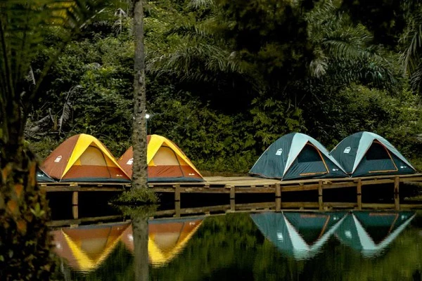 yellow-and-blue-tents