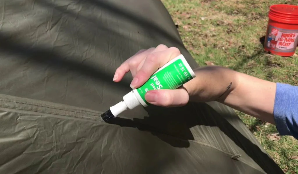 apply-sealer-on-tent