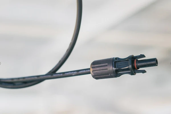 solar-panel-connectors