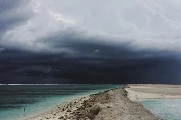tropical-storm-near-sea