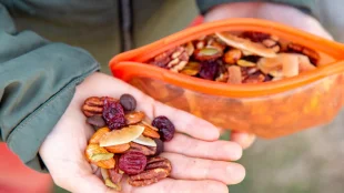 Collation de camp : Recette de mélange montagnard glacé à l'érable