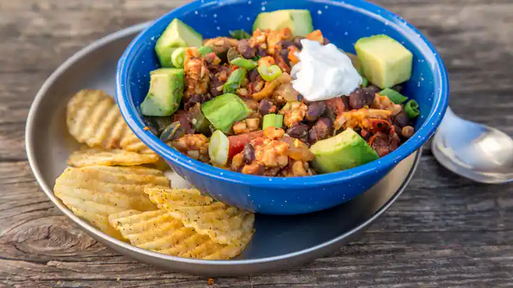 Repas de camping : recette de chili chipotle tempeh